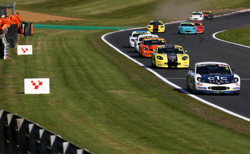 Half-way marker approaches for TOCA support categories at Croft