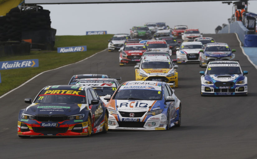 BTCC title fight speeds into Silverstone for penultimate event of the season