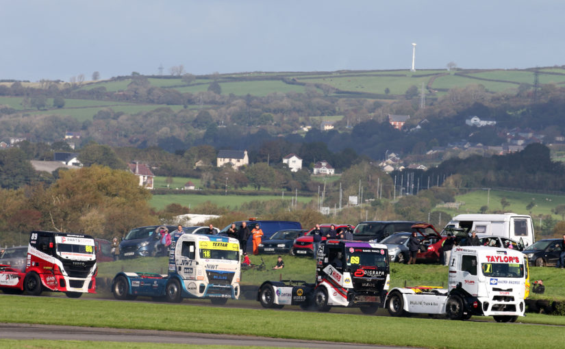 Blockbuster BARC action takes centre stage at Pembrey Autumn Truckfest
