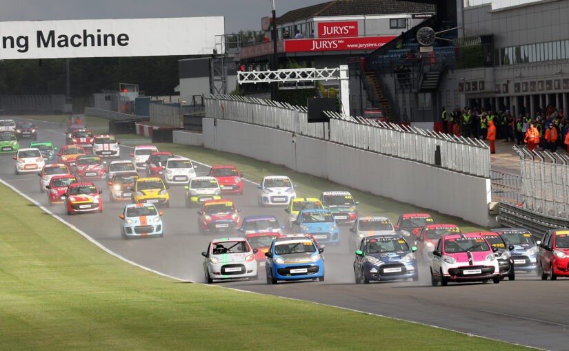 BARC serves up titanic two days of track action at Donington Park