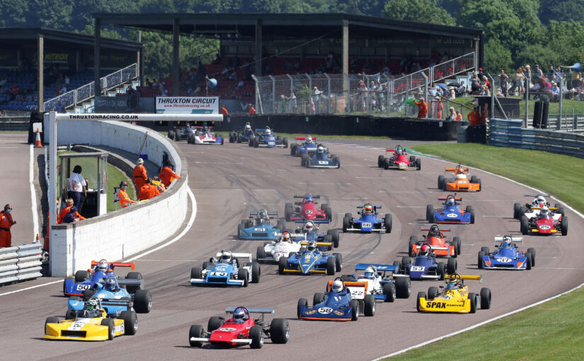 Fans soak up retro-themed thrills at Thruxton Historic