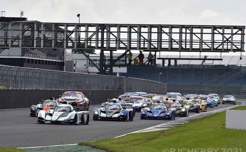 Endurance excitement as Britcar puts on a show at Silverstone