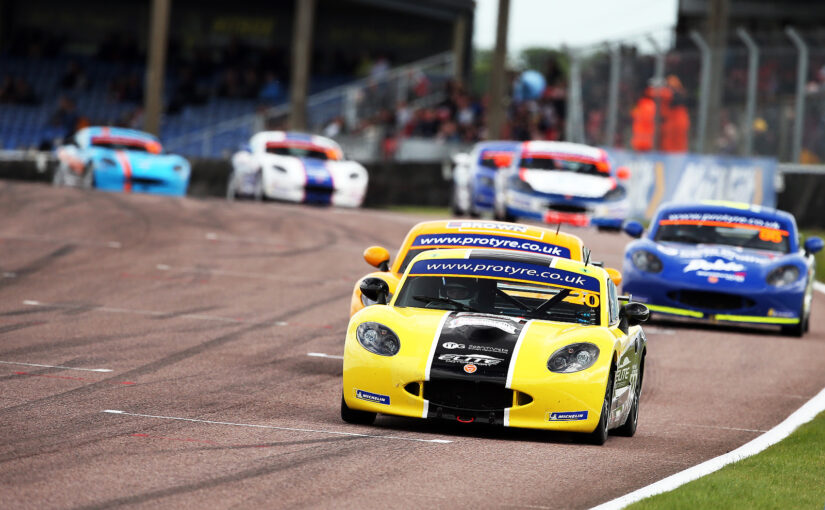 Thruxton thrills for TOCA support championships