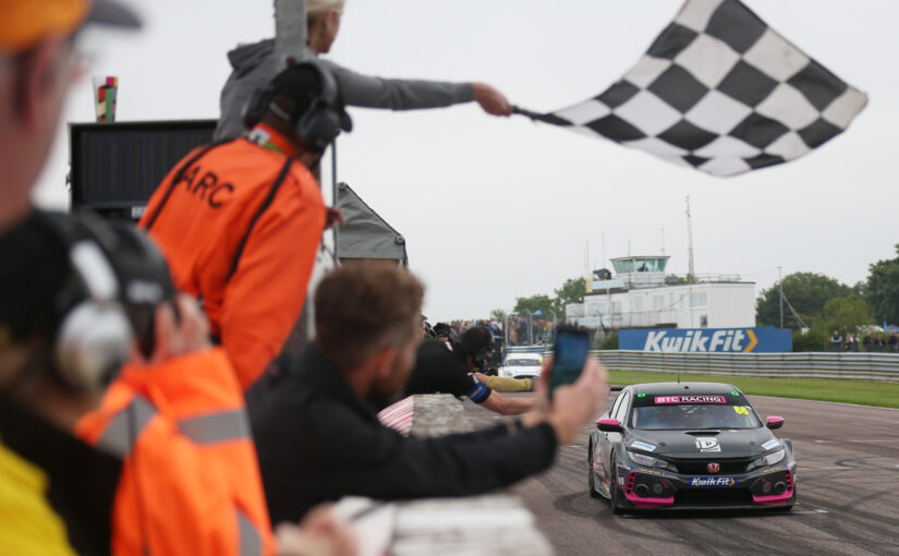 Thruxton launches BTCC Wave The Chequered Flag competition for another season