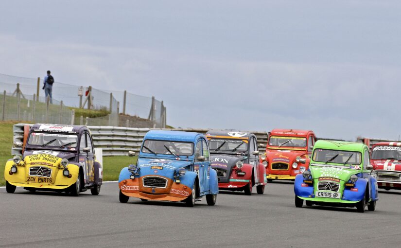 Classic 2CV Racing Club closes out season with spectacular 24-hour race