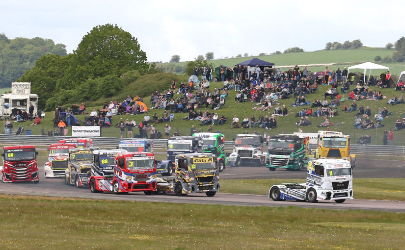 BARC championships make a splash at Convoy Thruxton